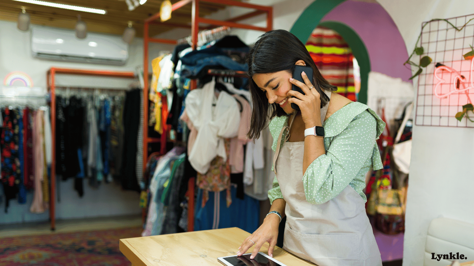 Digital business cards for retail teams