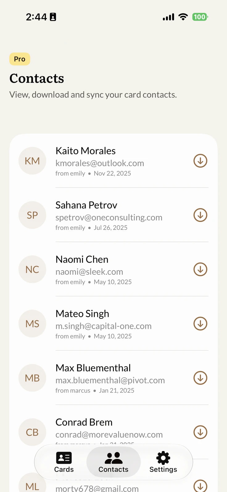 Lynkle contacts screen on iPhone for managing leads